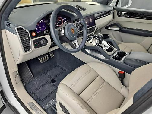 2023 Porsche Cayenne E-Hybrid Turbo S