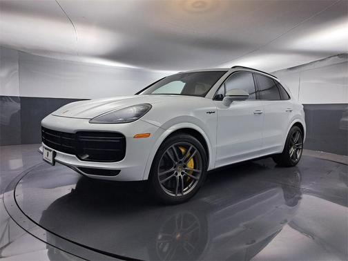 2023 Porsche Cayenne E-Hybrid Turbo S