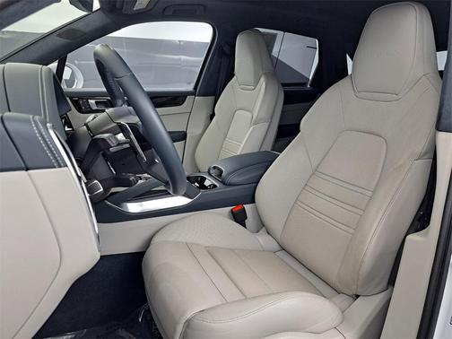 2023 Porsche Cayenne E-Hybrid Turbo S