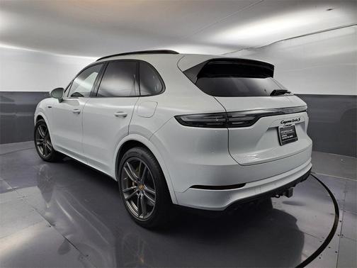 2023 Porsche Cayenne E-Hybrid Turbo S