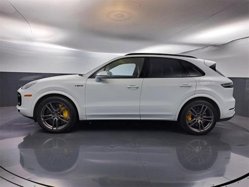 2023 Porsche Cayenne E-Hybrid Turbo S