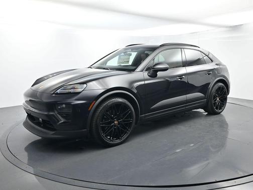 Jet Black Metallic 2026 Porsche Macan Base