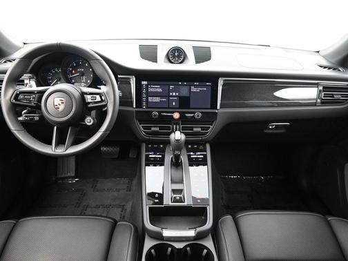 Volcano Grey Metallic 2025 Porsche Macan GTS