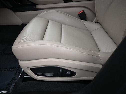 2023 Porsche Taycan Base