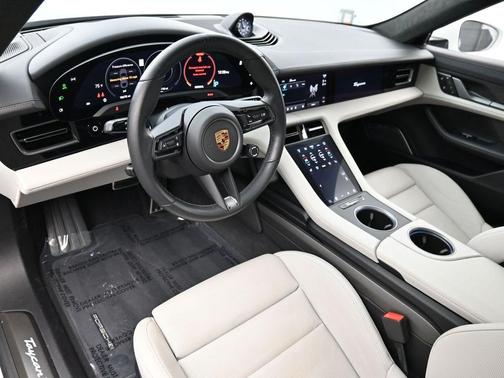 2024 Porsche Taycan Turbo S