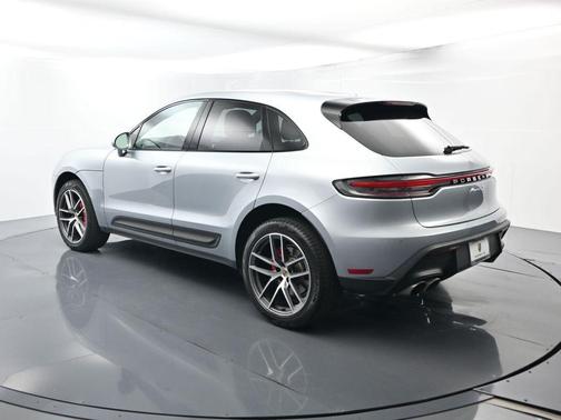 2022 Porsche Macan S