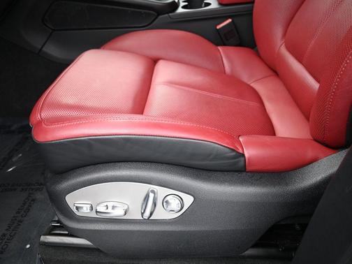 2022 Porsche Macan S