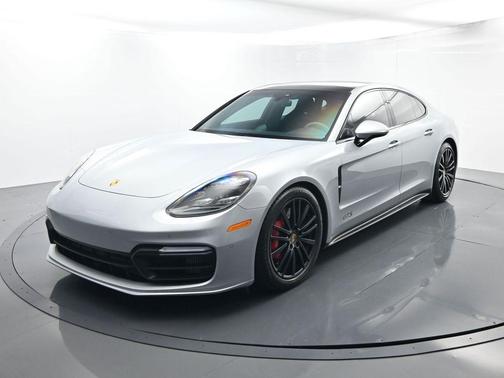 2020 Porsche Panamera GTS