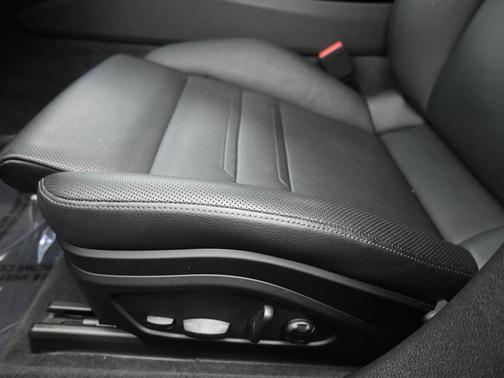 2023 Porsche Panamera 4 Platinum Edition