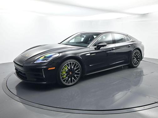 Jet Black Metallic 2026 Porsche Panamera 4