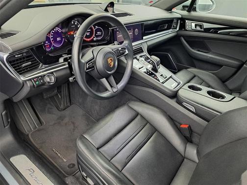 2022 Porsche Panamera