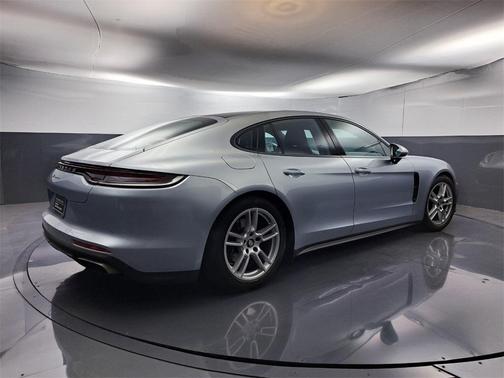 2022 Porsche Panamera