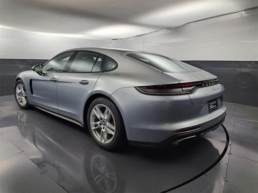2022 Porsche Panamera