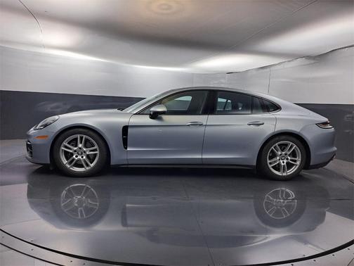 2022 Porsche Panamera