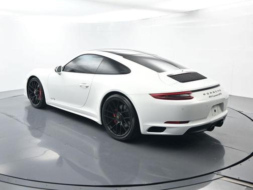 2017 Porsche 911 Carrera GTS