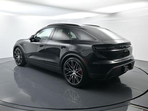 2025 Porsche Macan 4S
