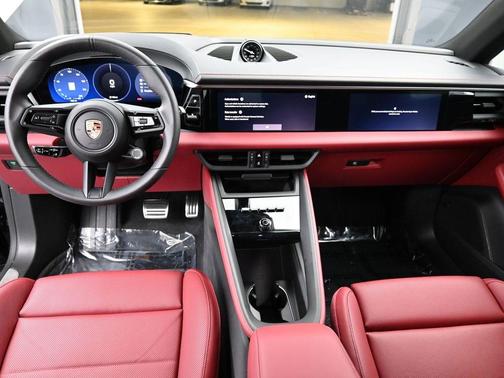 2025 Porsche Macan 4S