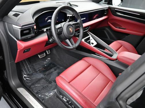 2025 Porsche Macan 4S