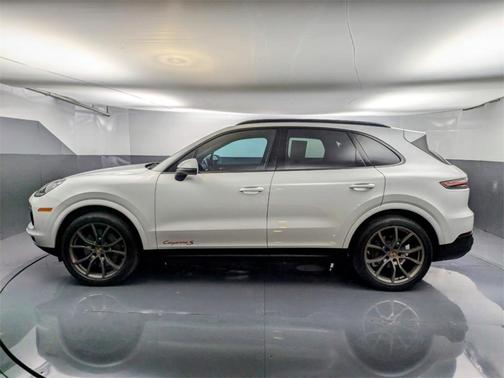 2022 Porsche Cayenne S