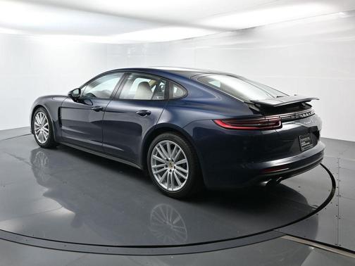 2019 Porsche Panamera 4