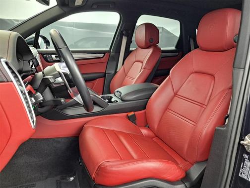 2022 Porsche Cayenne Platinum Edition