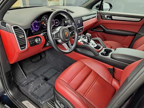 2022 Porsche Cayenne Platinum Edition