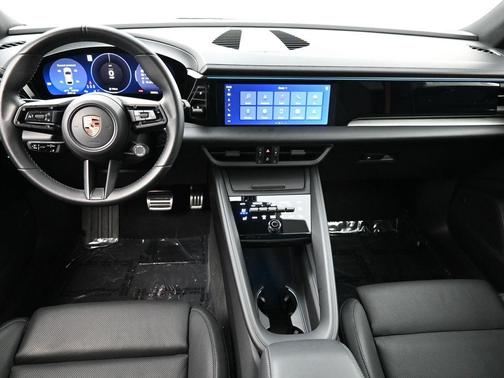 2025 Porsche Macan 4S