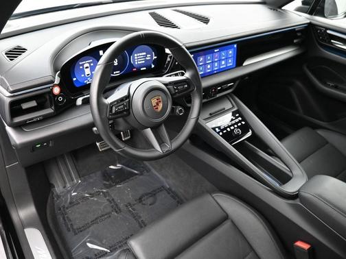 2025 Porsche Macan 4S