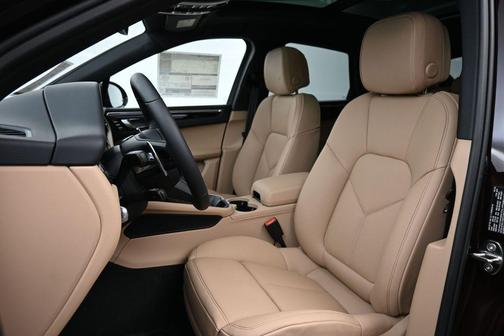 Copper 2026 Porsche Macan Base
