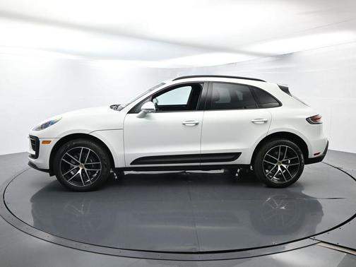 2024 Porsche Macan Base (PDK)