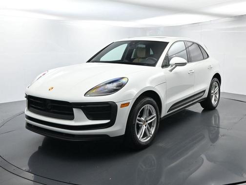 2024 Porsche Macan Base (PDK)