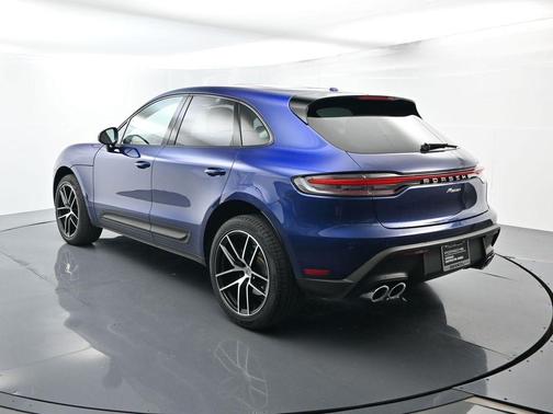 2024 Porsche Macan Base (PDK)