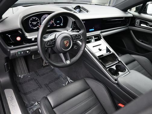2024 Porsche Panamera 