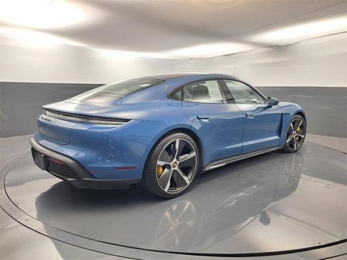 2021 Porsche Taycan Turbo