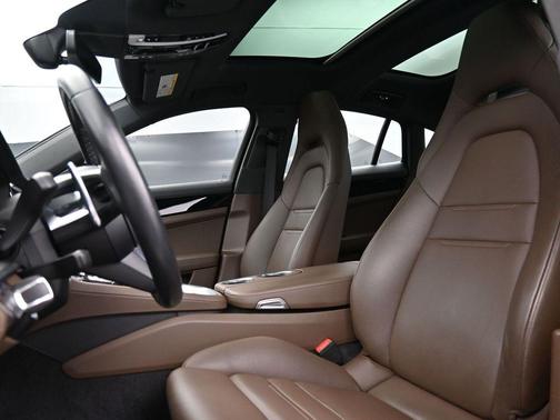 2022 Porsche Panamera 4S