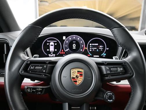 2024 Porsche Cayenne S