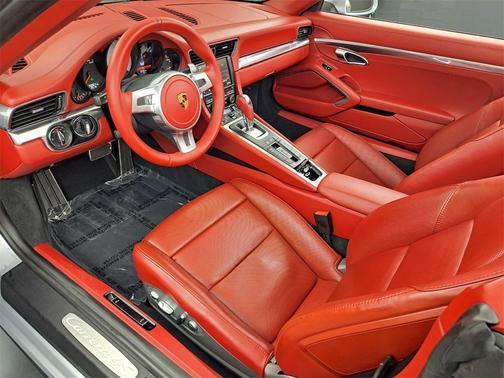 2014 Porsche 911 Carrera 4S