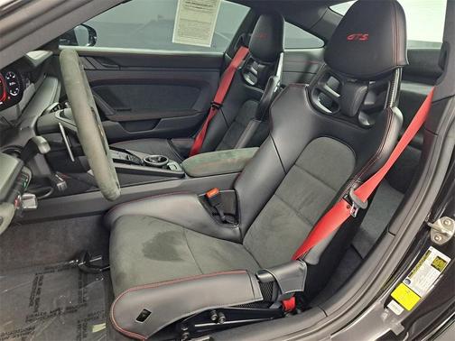 2023 Porsche 911 Carrera 4 GTS