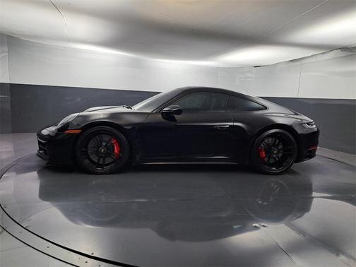 2023 Porsche 911 Carrera 4 GTS