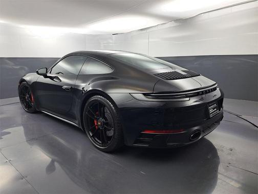 2023 Porsche 911 Carrera 4 GTS