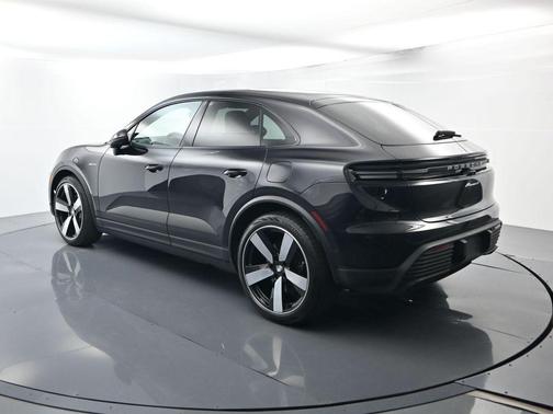 2024 Porsche Macan 4