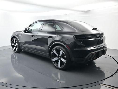 2024 Porsche Macan 4