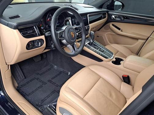 2021 Porsche Macan Base