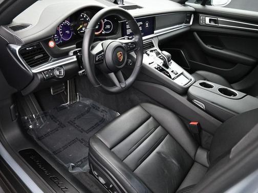 2022 Porsche Panamera E-Hybrid 4