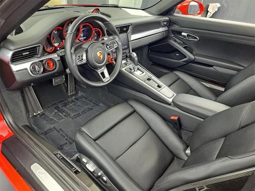 2017 Porsche 911 Carrera