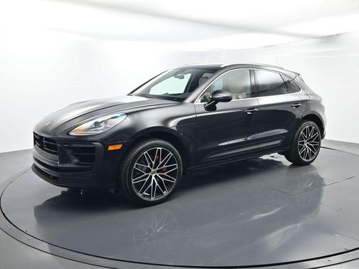 Jet Black Metallic 2026 Porsche Macan S