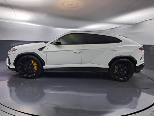 2019 Lamborghini Urus Base