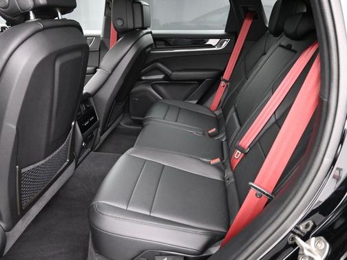 2024 Porsche Cayenne Base