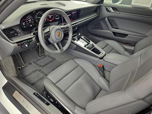 2021 Porsche 911 Carrera