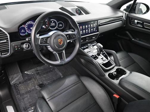 2023 Porsche Cayenne 